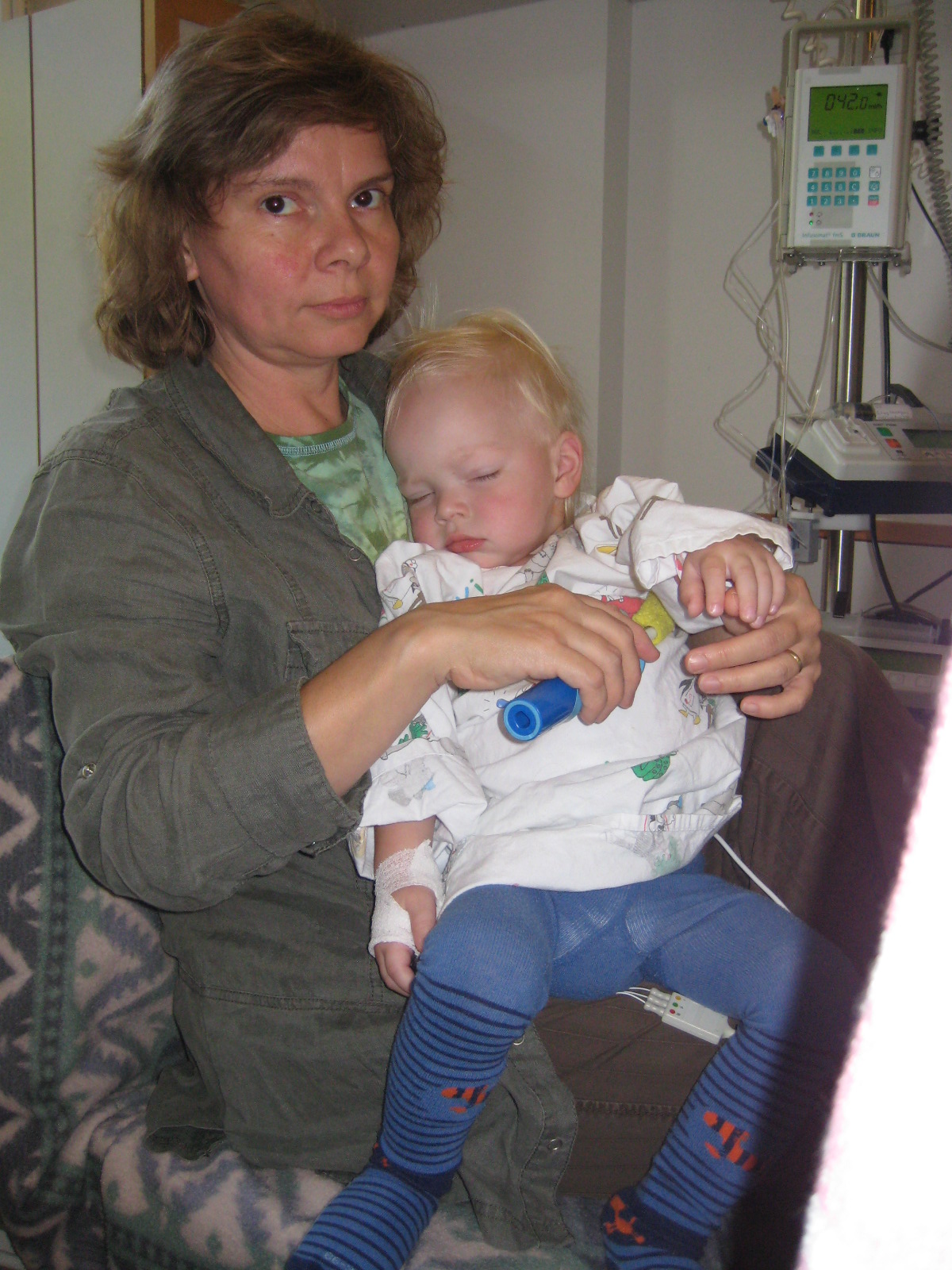 Maminka ustarana a poklepavajici VItkovy plice